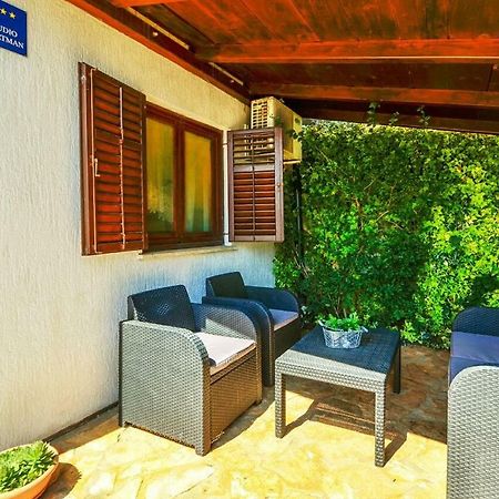 The Big Smile Apartments بولا المظهر الخارجي الصورة