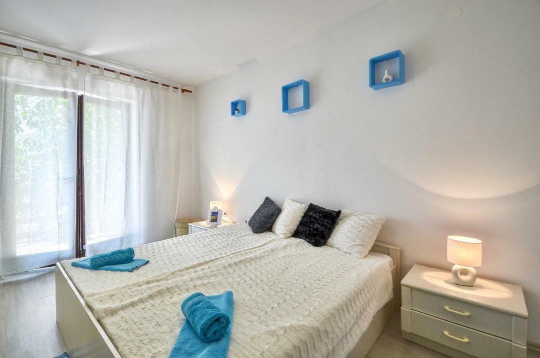 The Big Smile Apartments بولا المظهر الخارجي الصورة